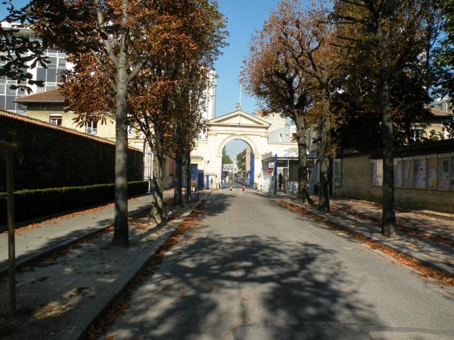  vers la sortie de l'Hôpital Sainte-Anne
